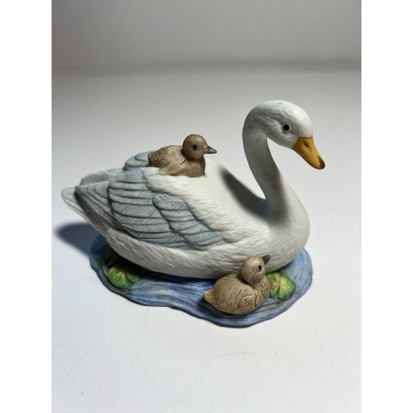 Figurine Homeco Two Swans in Set with Chicks Pond Bisque #1467 Taiwan - Picture 5 of 8